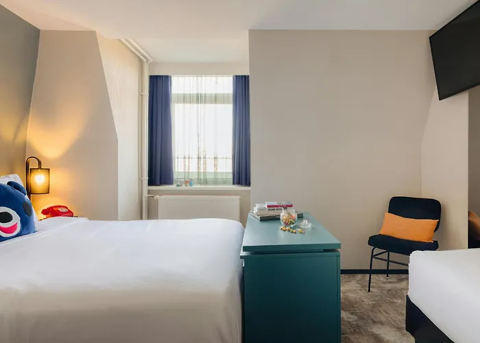 Leonardo Leidse Square 3*