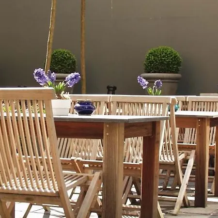 Otel Leonardo Leidse Square 3*