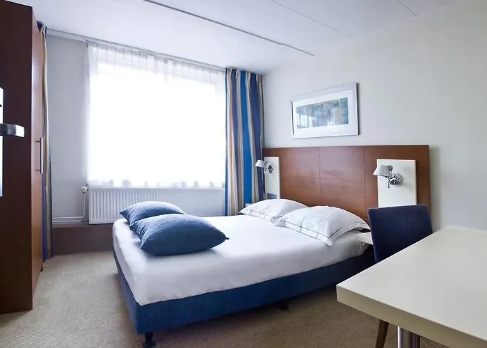 Leonardo Leidse Square Hotel 3*