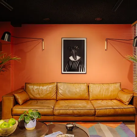 Leonardo Leidse Square 3*