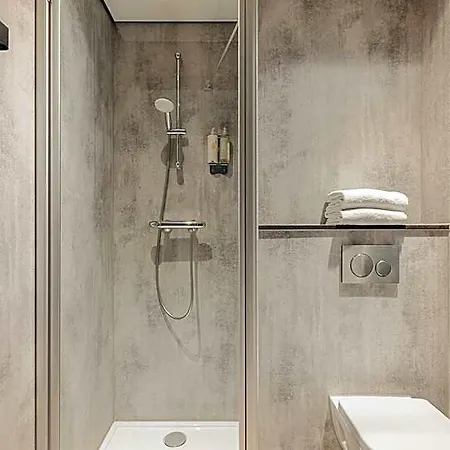 Hotell Leonardo Leidse Square 4*