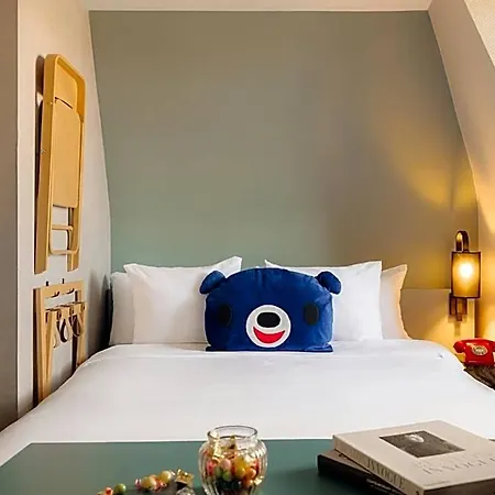 Leonardo Leidse Square Hotell 4*