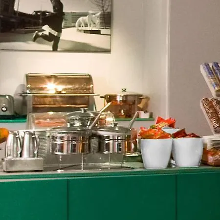 Leonardo Leidse Square 3*