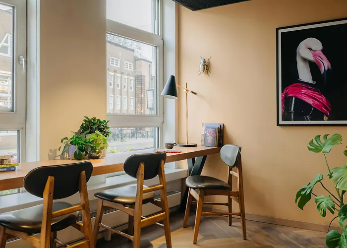 Hotel Leonardo Leidse Square 3*