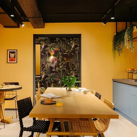 Hotel Leonardo Leidse Square 3*