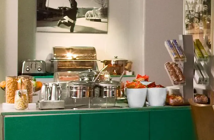 Leonardo Leidse Square 3*